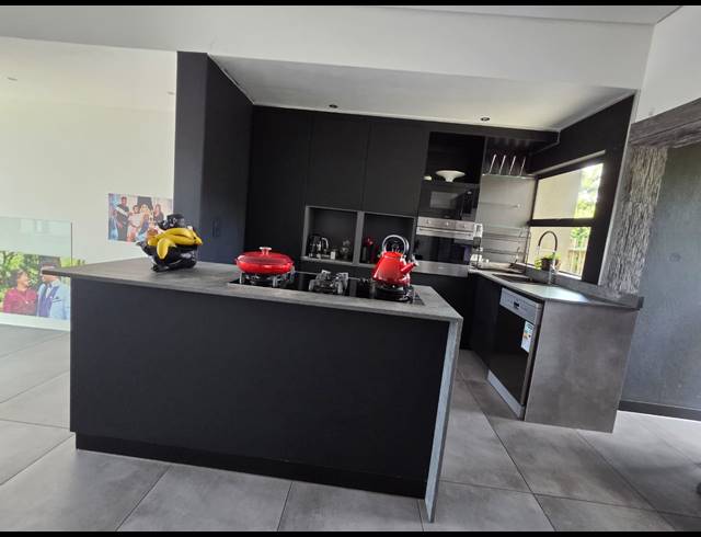 2 BEDROOM APARTMENT FOR SALE IN PALM LAKES ESTATE